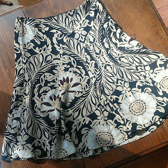 Silk Ann Taylor Size 10 Print Skirt